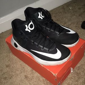 Nike KD trey 5 IV